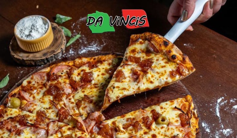 pizza and sauce served at Da Vincis takeaway in Newcastle